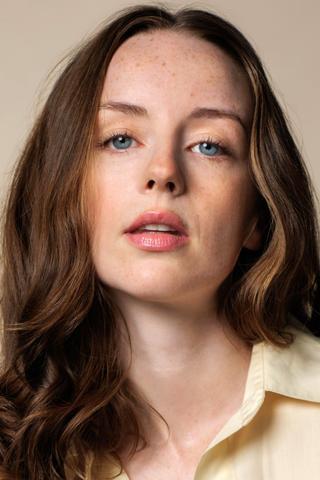 Kacey Rohl pic