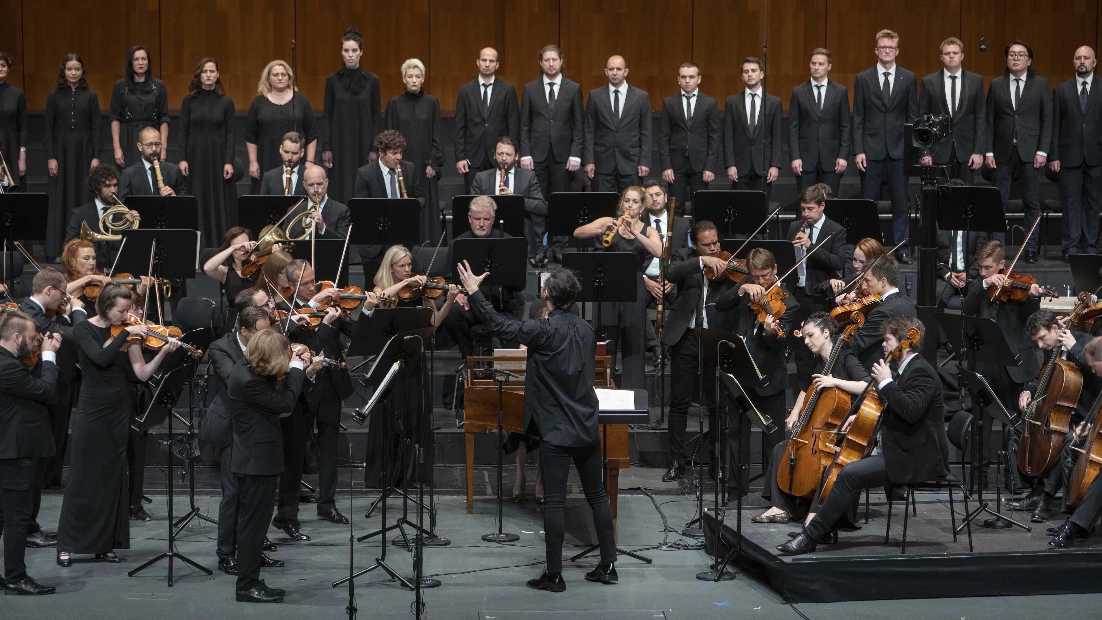 Salzburg Festival 2021: Currentzis conducts Mozart backdrop