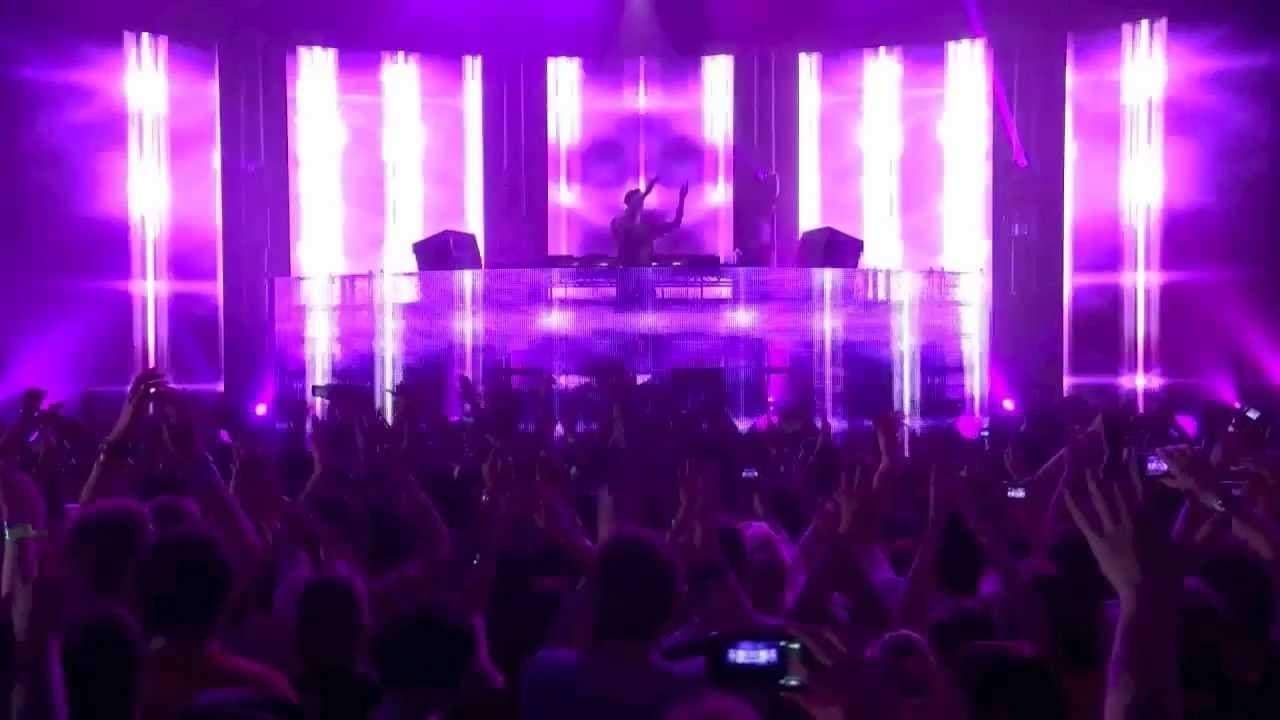 Calvin Harris - Live at iTunes Festival 2012 backdrop