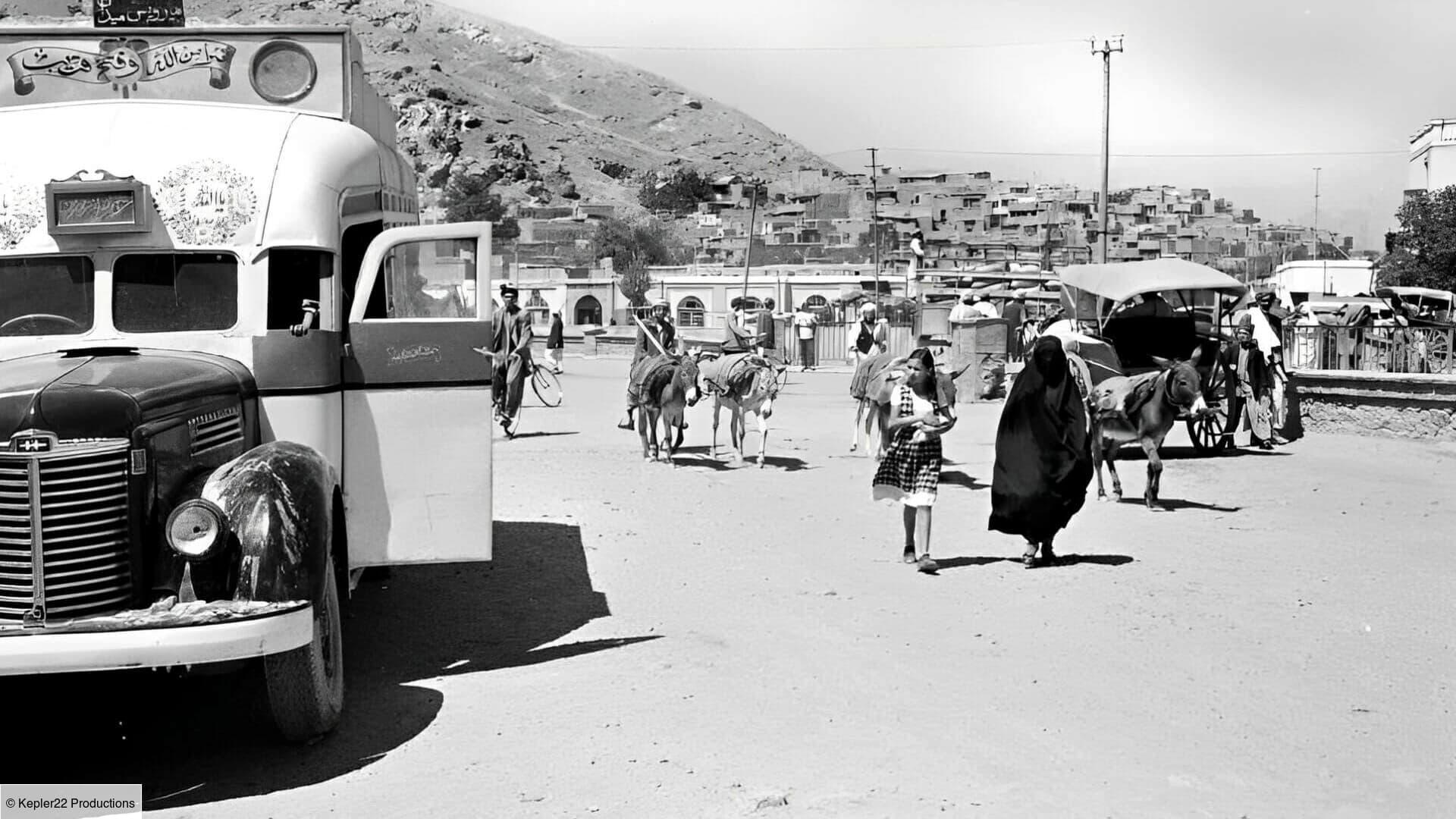 Une Française à Kaboul : L'Aventure d'une vie backdrop