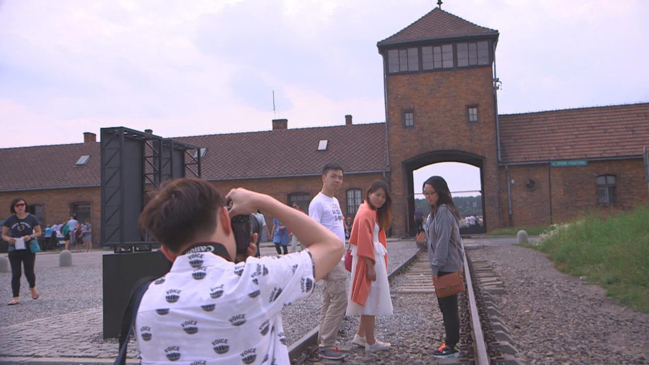 Sauver Auschwitz ? backdrop