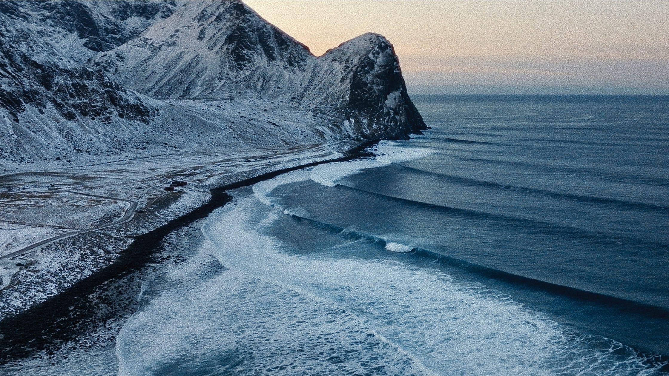 Magne Furuholmen backdrop