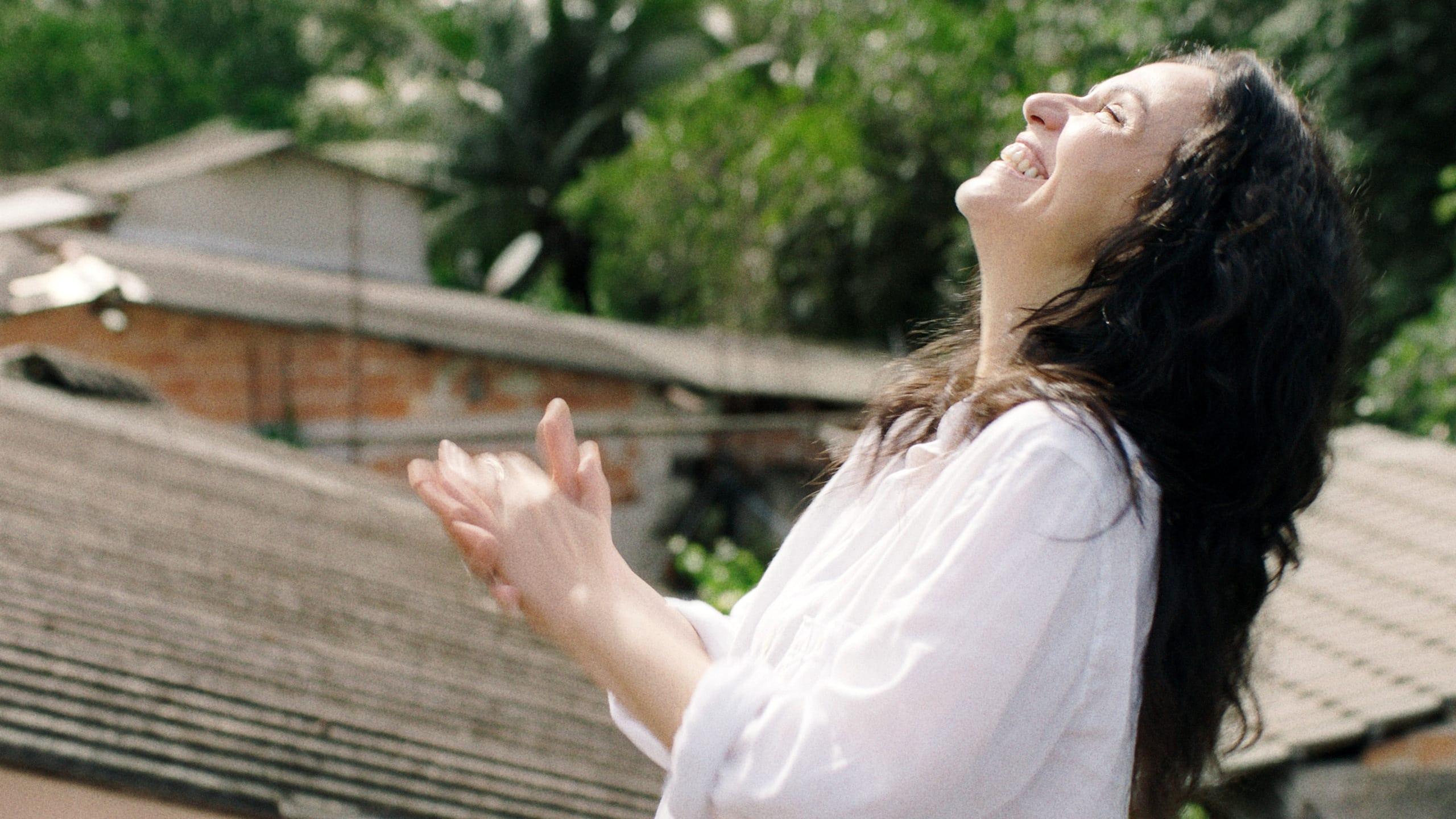 Juliana Carneiro da Cunha backdrop