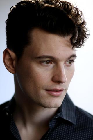 Bryan Dechart pic