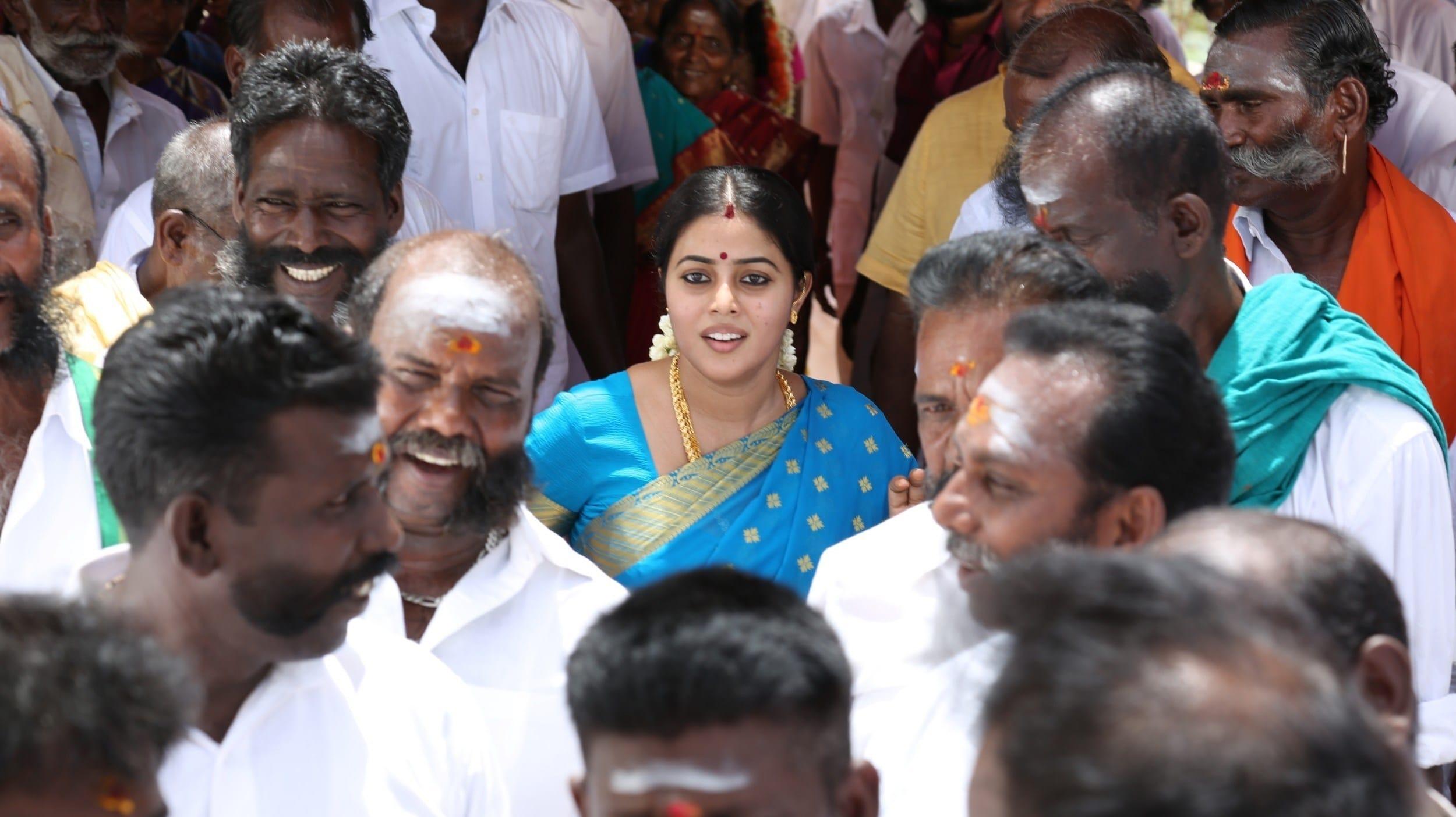 Kodiveeran backdrop