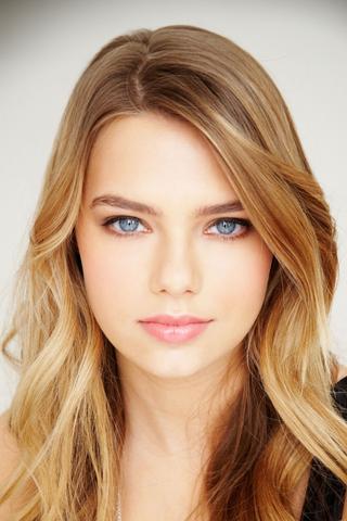 Indiana Evans pic