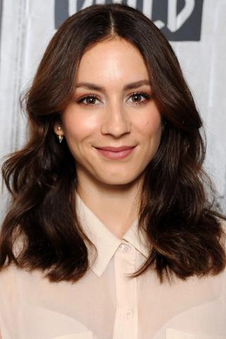 Troian Bellisario pic