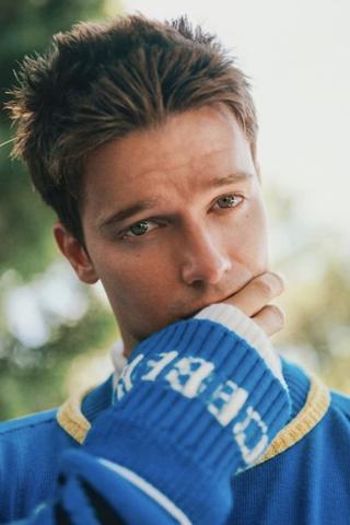 Patrick Schwarzenegger pic