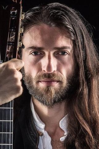 Estas Tonne pic