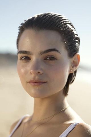 Brianna Hildebrand pic