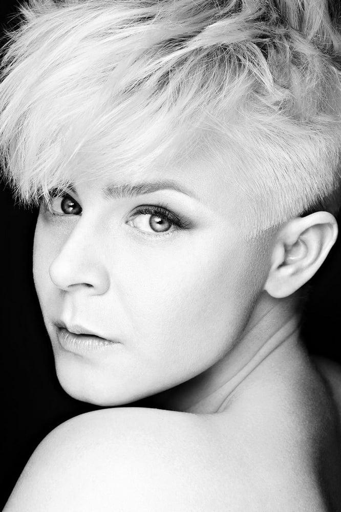 Robyn poster