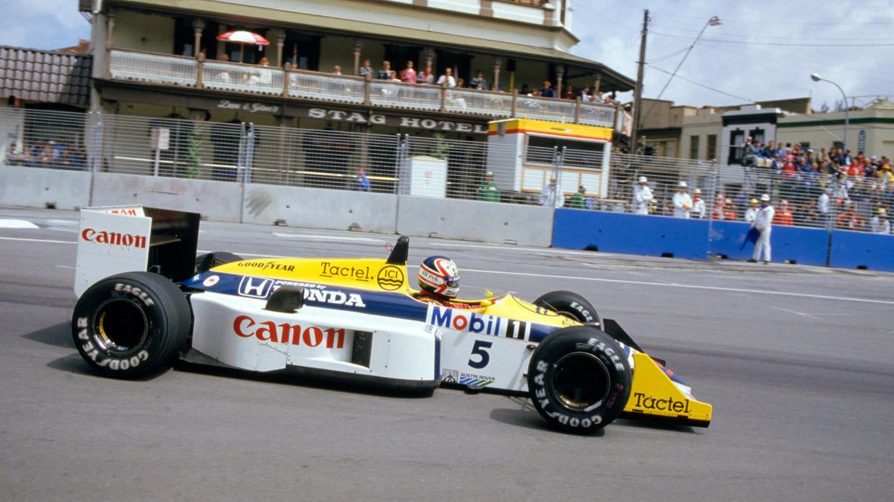 1986 FIA Formula One World Championship Season Review backdrop