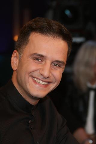 Özcan Cosar pic