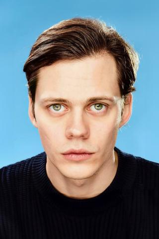 Bill Skarsgård pic