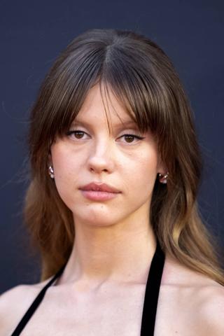 Mia Goth pic