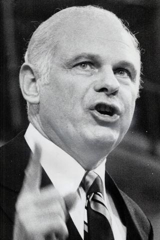 Paul Hellyer pic