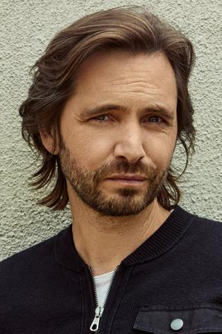 Aaron Stanford pic