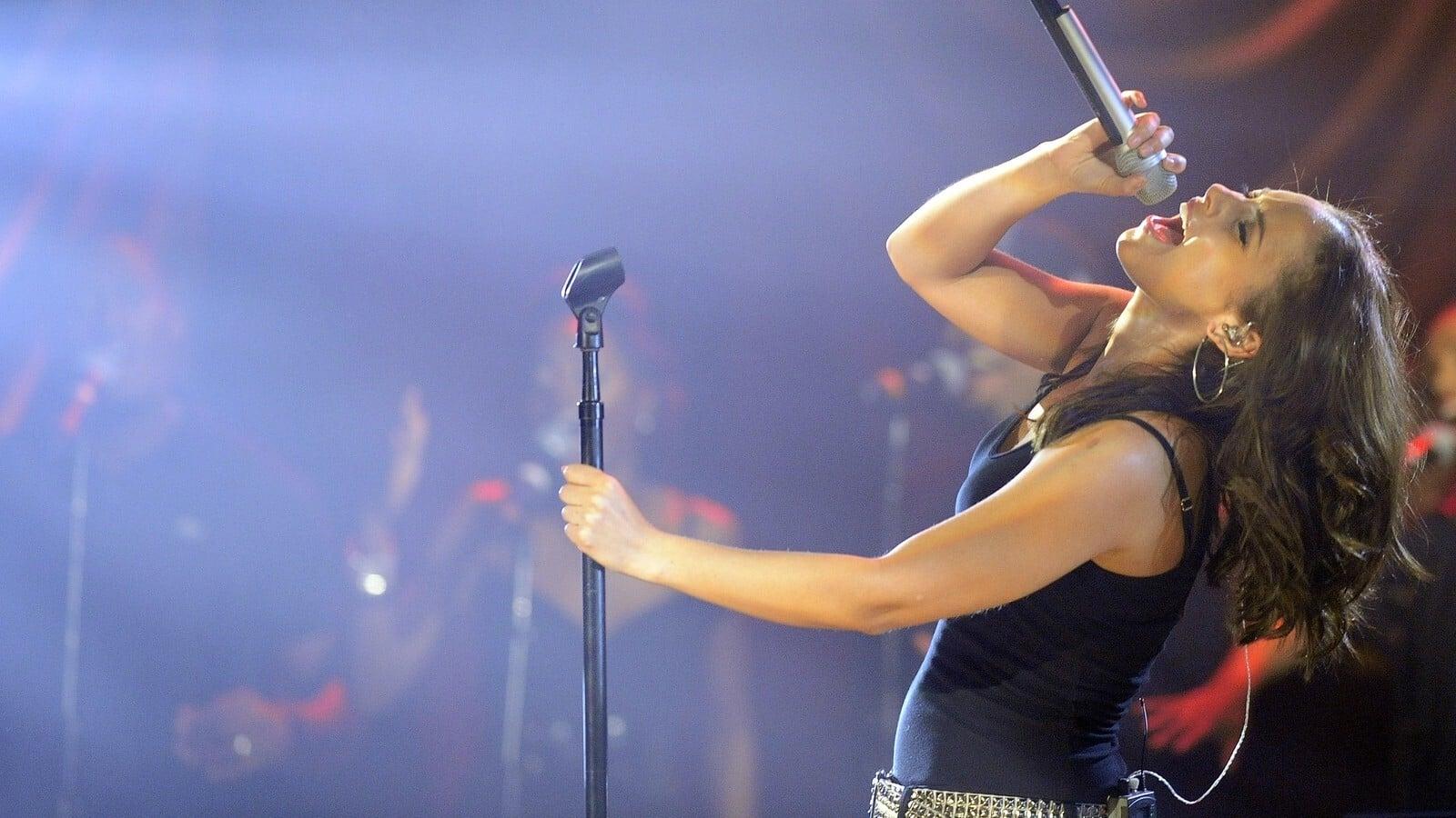 Alicia Keys - Live in New York backdrop