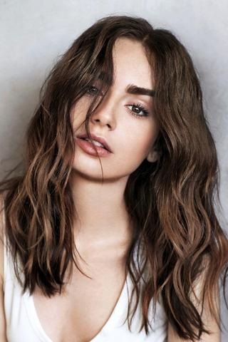 Lily Collins pic