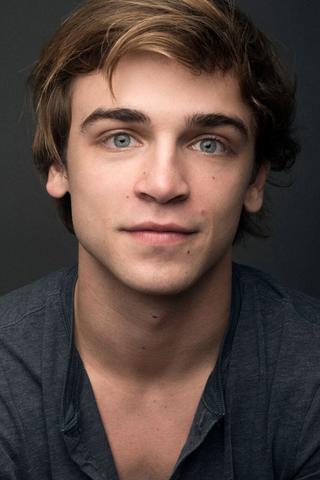 Sean Grandillo pic