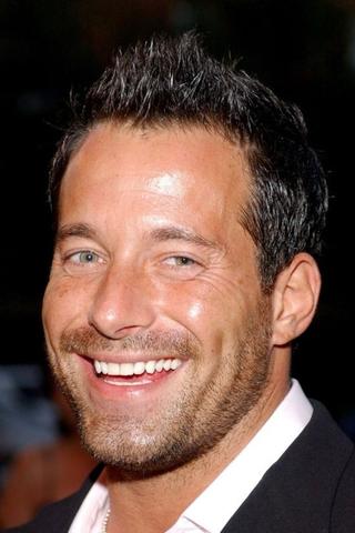 Johnny Messner pic