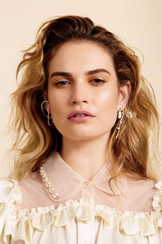 Lily James pic