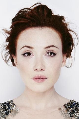 Daisy Lewis pic