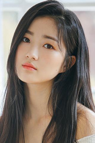 Kim Hye-yoon pic