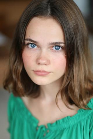 Oona Laurence pic