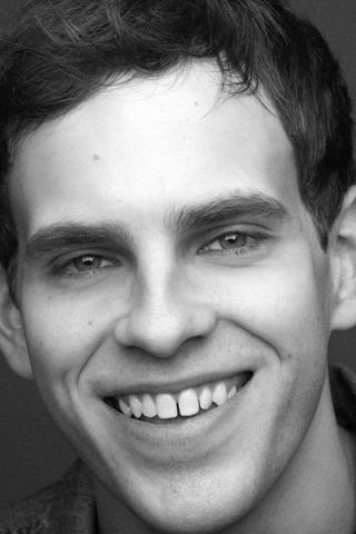 Taylor Trensch pic