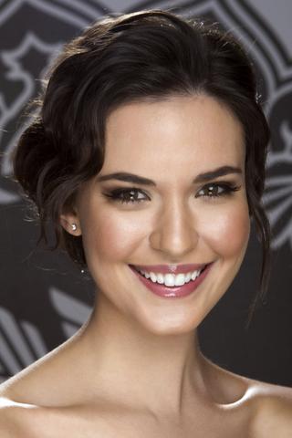 Odette Annable pic