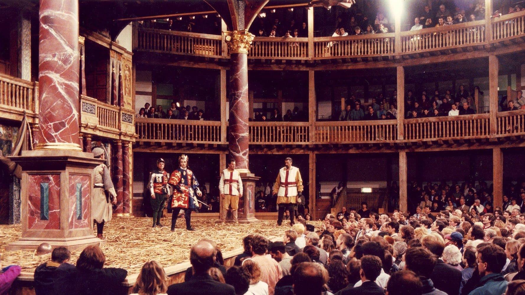 Henry V at Shakespeare's Globe backdrop