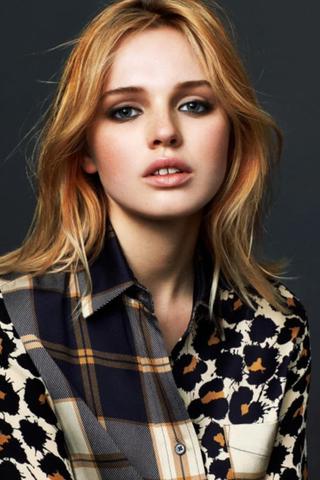 Odessa Young pic