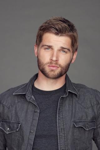 Mike Vogel pic
