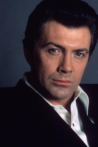 Lewis Collins pic
