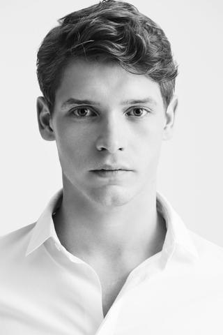 Billy Howle pic