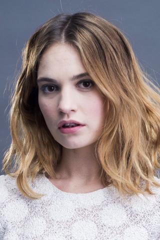 Lily James pic