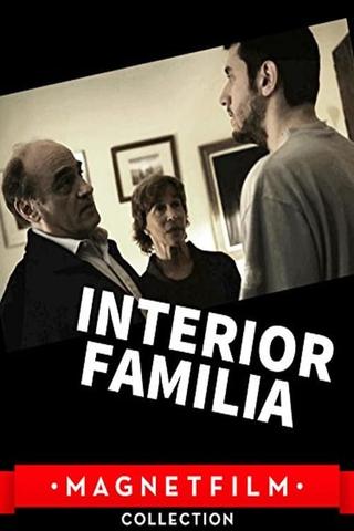 Interior. Familia poster