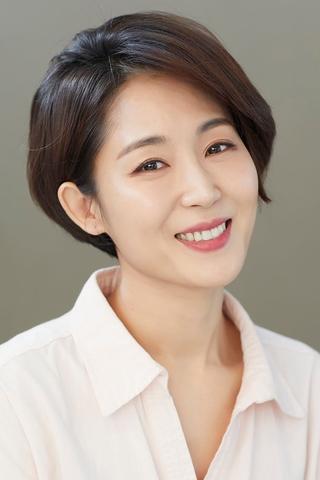 Son Ji-yoon pic