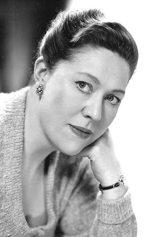 Peggy Mount pic